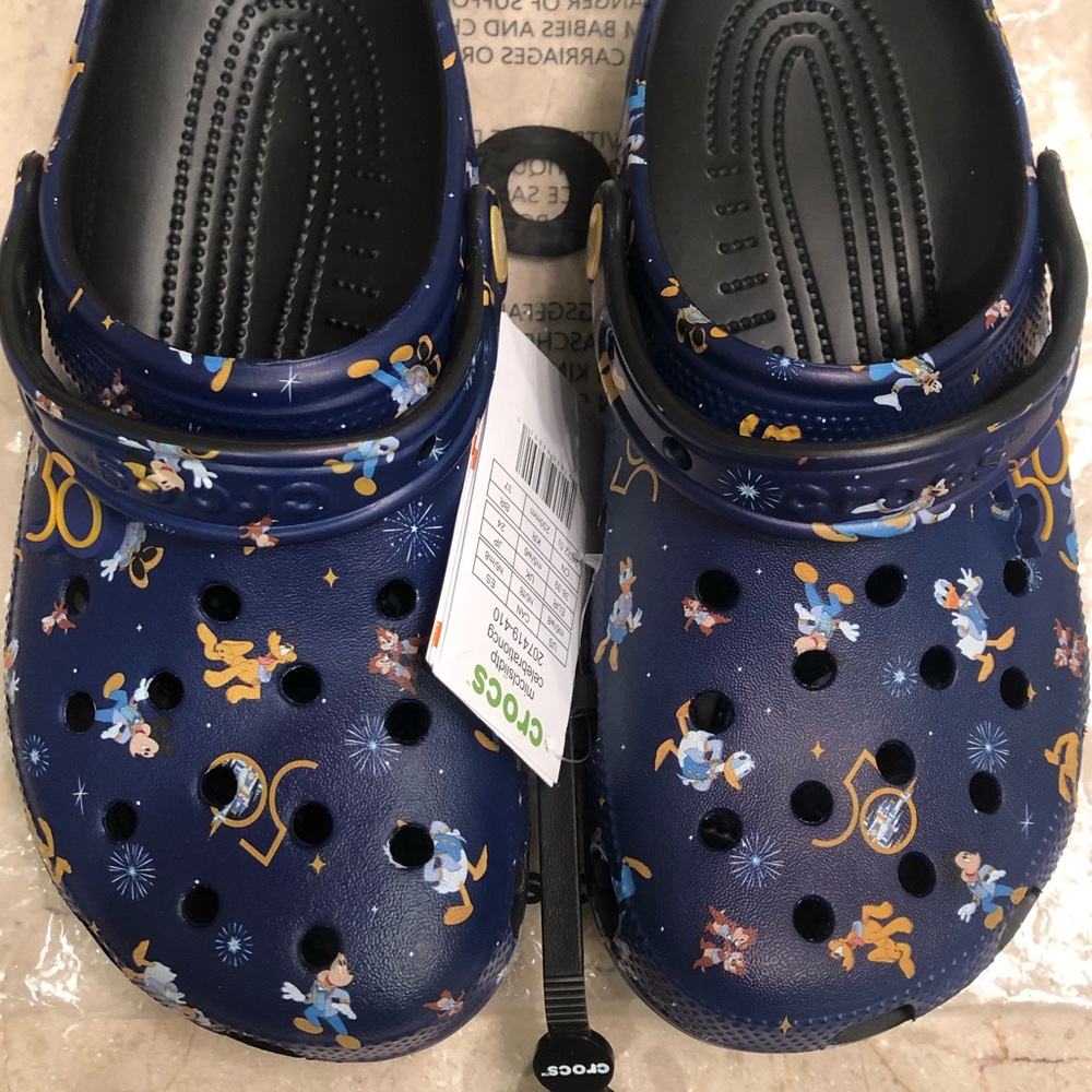 💰 SOLD 💰 Disney World 50th Anniversary CROCS NWT M6 W8 Mickey and Friends.